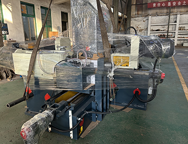 客户定制数控三轴铣槽机